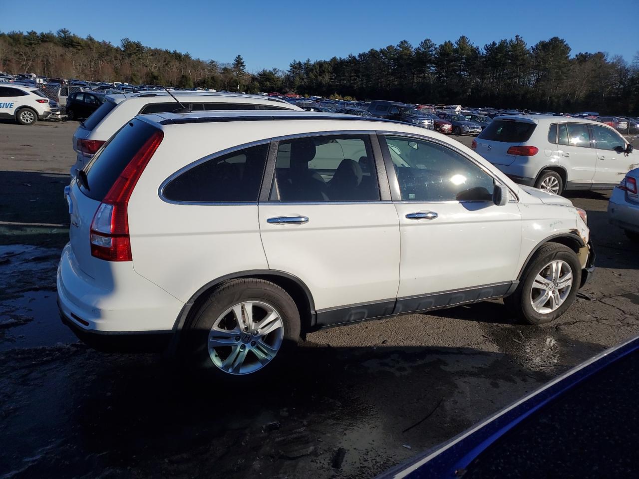 2011 Honda CR-V VIN 5J6RE4H74BL099659 Copart auction photo, front end / minor dent/scratches damage thumbnail 3