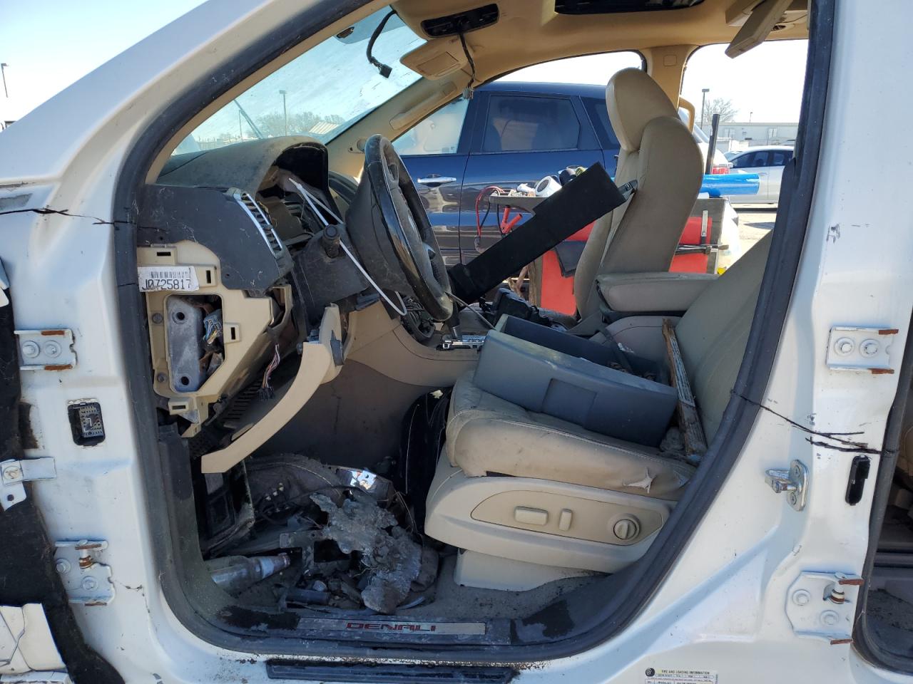 2011 GMC Acadia VIN 1GKKRTED2BJ251258 Copart auction photo, vandalism / stripped damage thumbnail 7