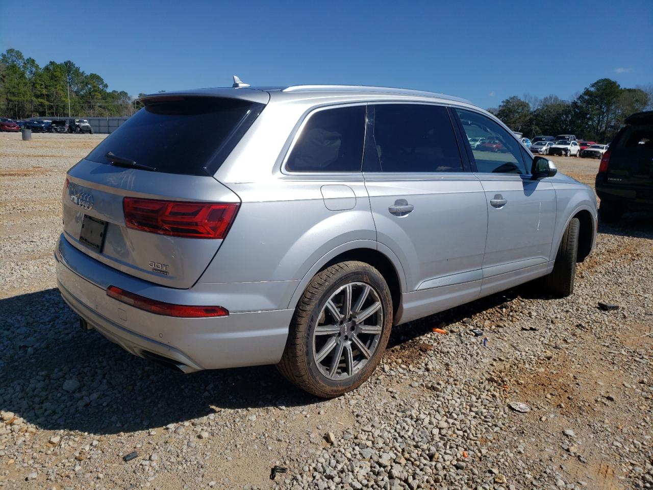 2017 Audi Q7 VIN WA1VAAF74HD037998 Copart auction photo, front end damage thumbnail 3