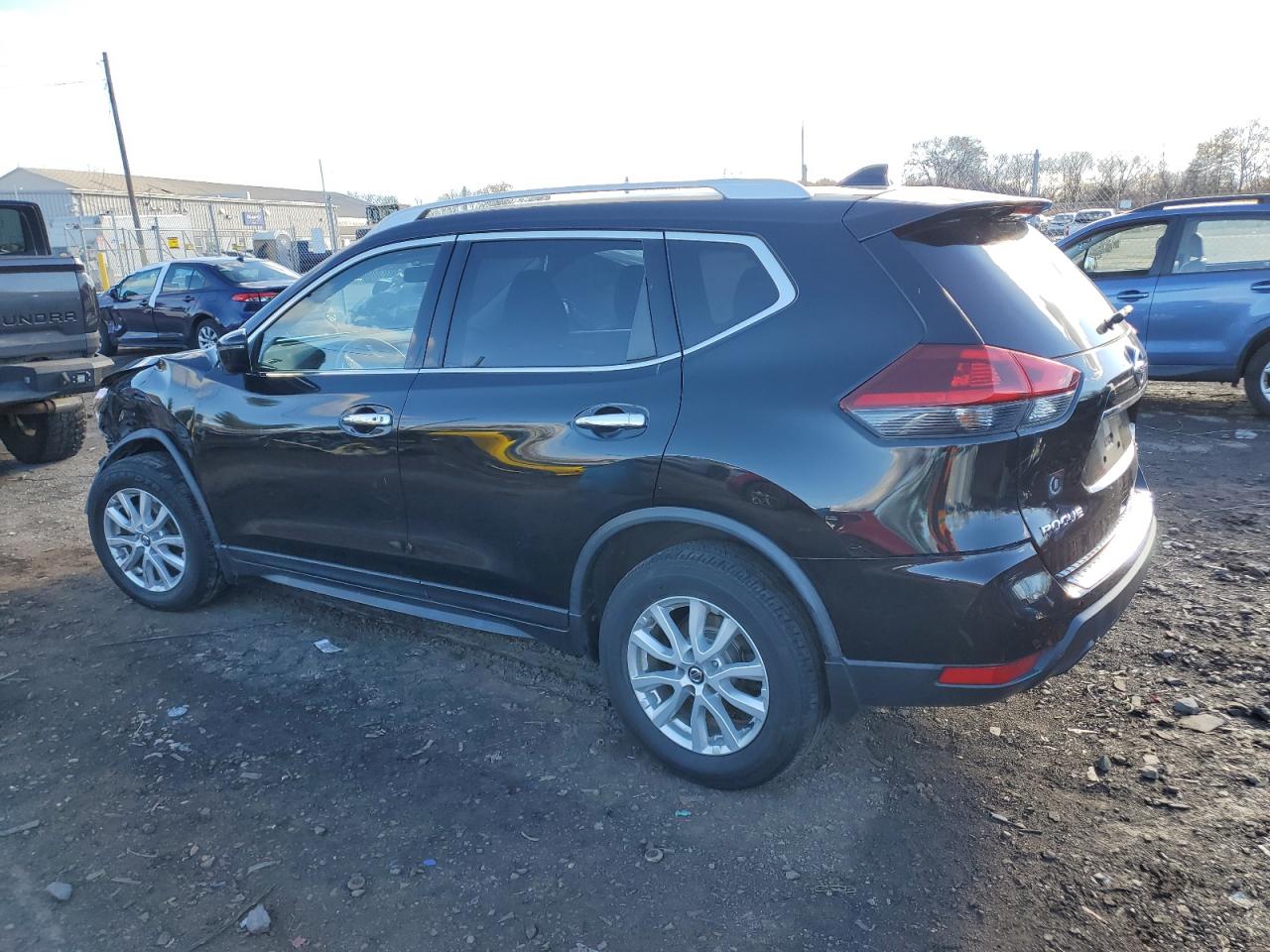 2018 Nissan Rogue VIN JN8AT2MV9JW348797 Copart auction photo, side / front end damage thumbnail 2