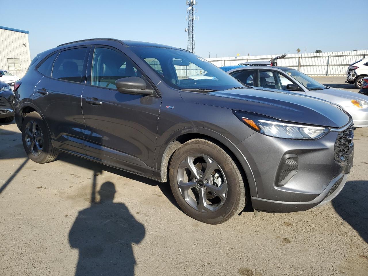 2023 Ford Escape VIN 1FMCU0MN5PUB11553 Copart auction photo, side / front end damage thumbnail 4