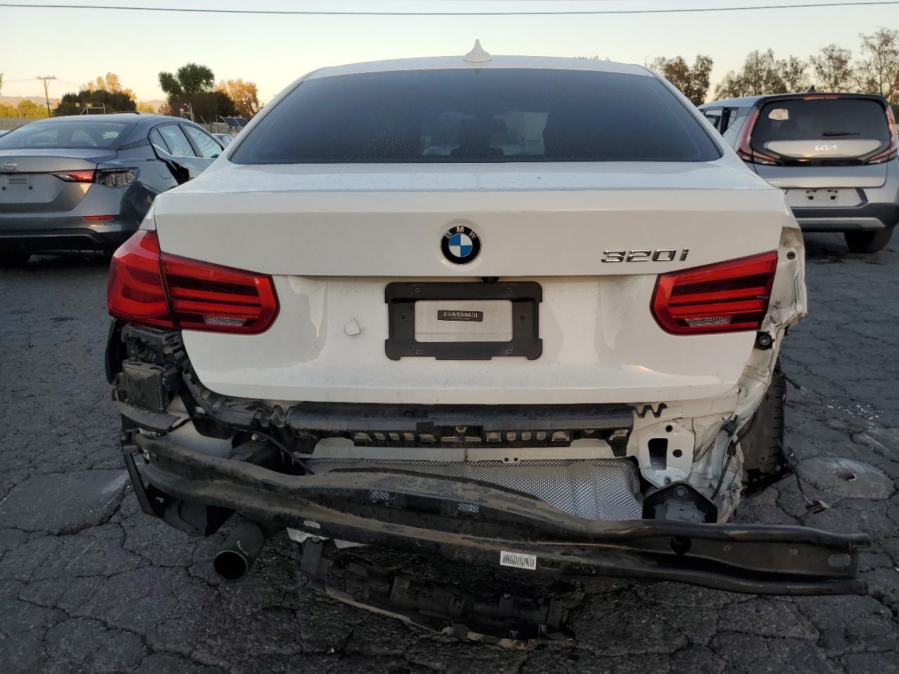 2018 BMW 3er VIN WBA8A9C54JAH12230 Copart auction photo, rear end damage thumbnail 6