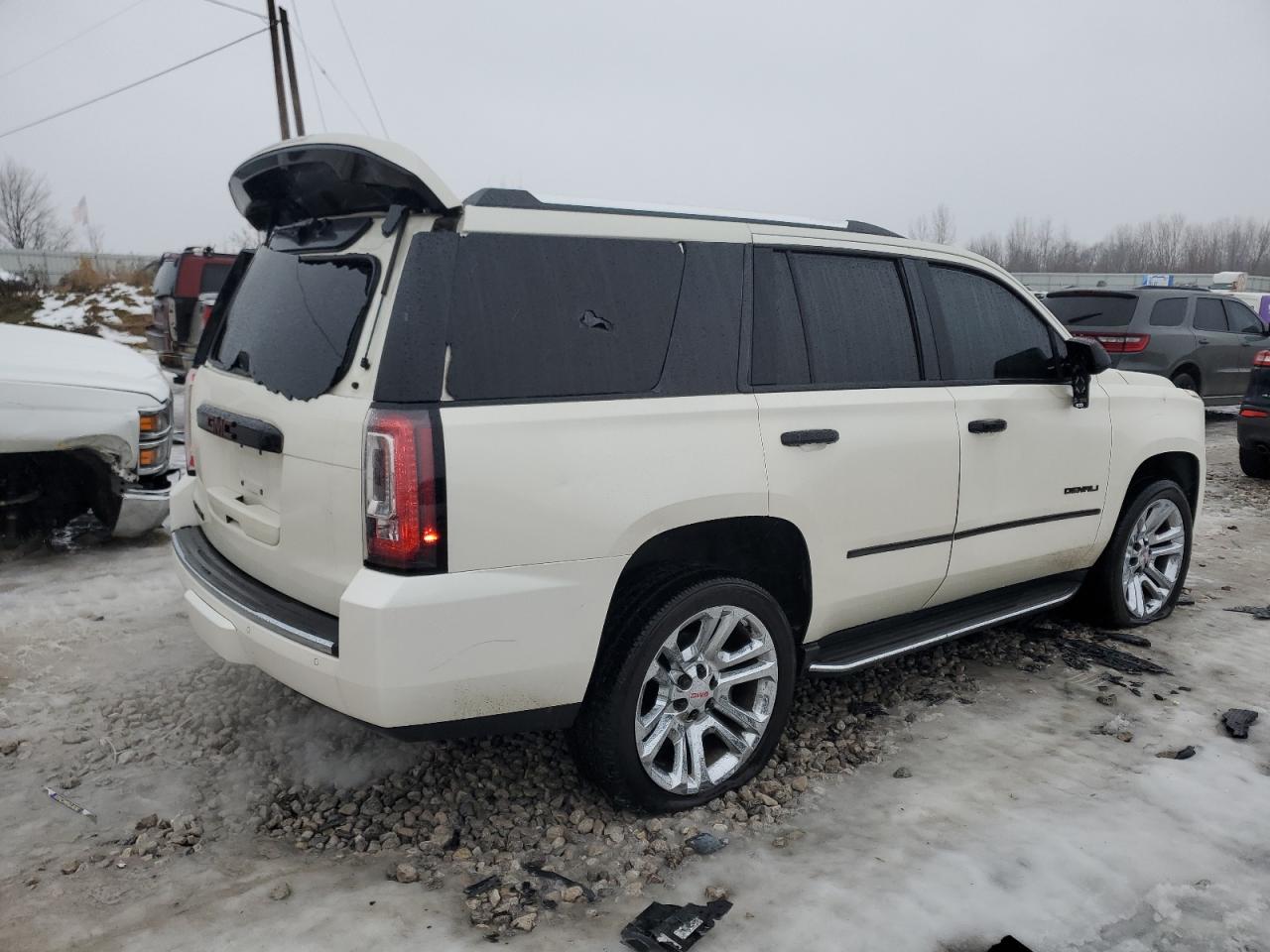 2015 GMC Yukon VIN 1GKS2CKJ3FR592934 Copart auction photo, vandalism / all over damage thumbnail 3