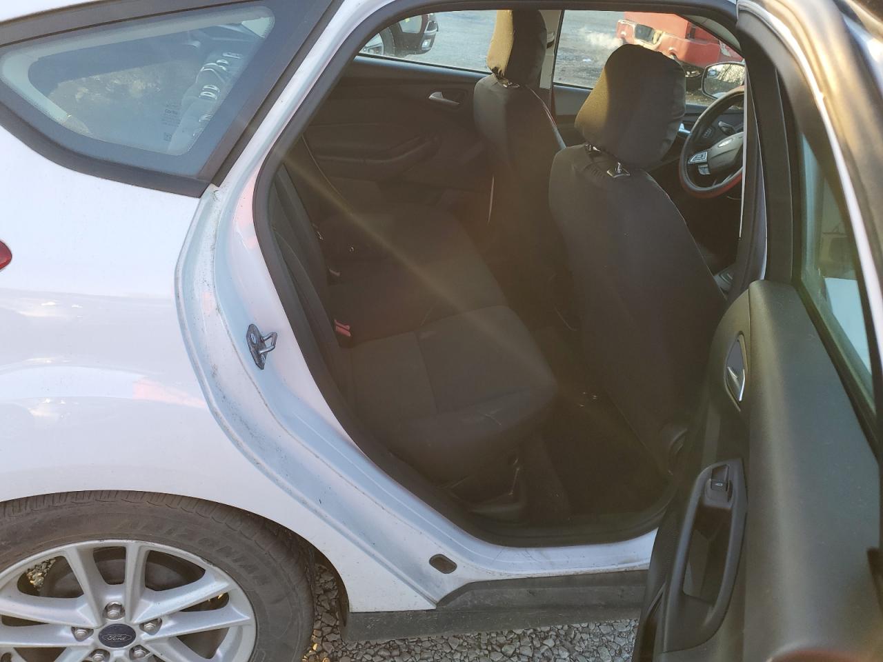 2016 Ford Focus VIN 1FADP3K28GL247391 Copart auction photo, front end damage thumbnail 10