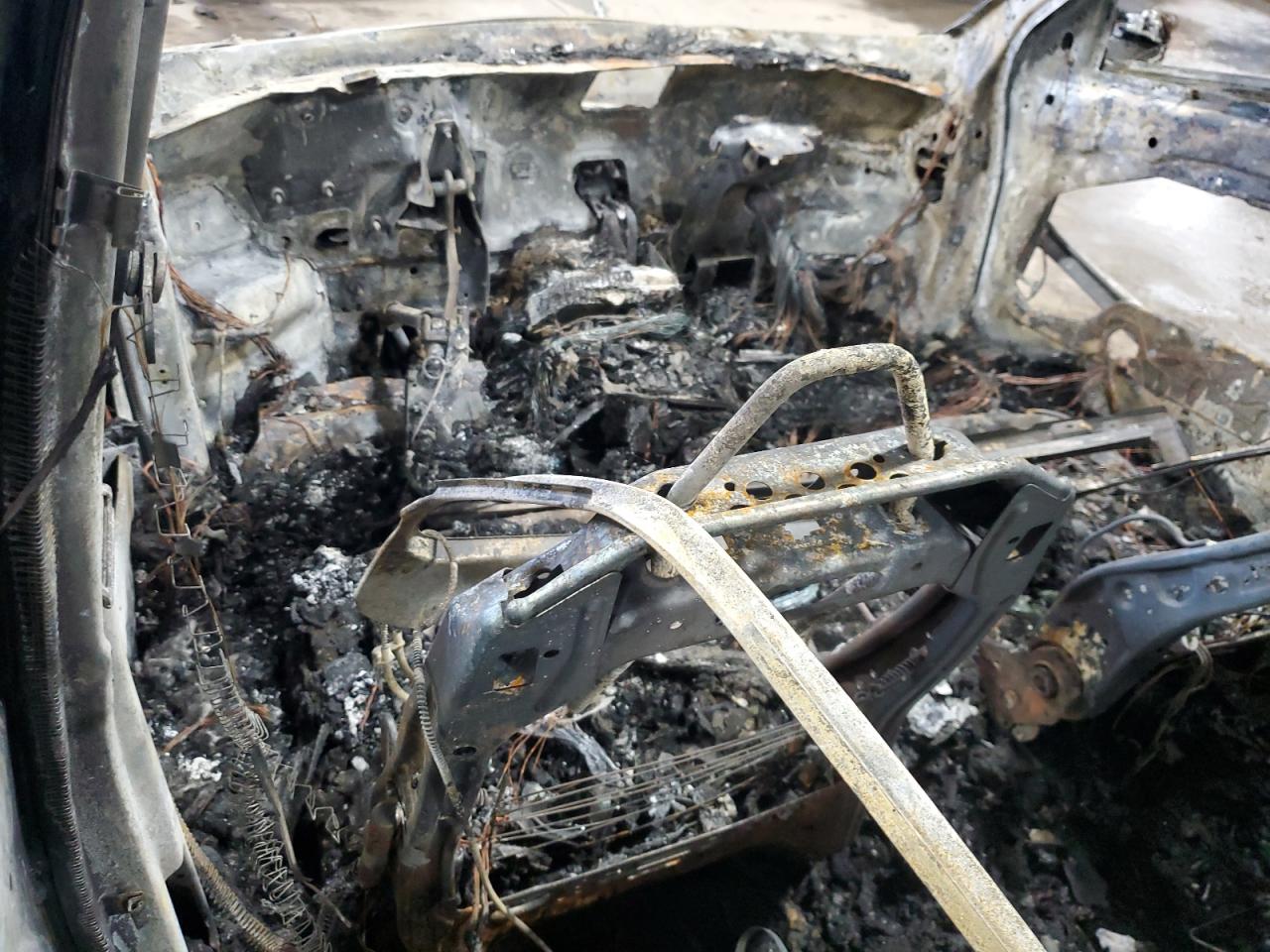 2013 Land Rover Range Rover VIN SALVR2BG8DH781027 Copart auction photo, burn damage thumbnail 8