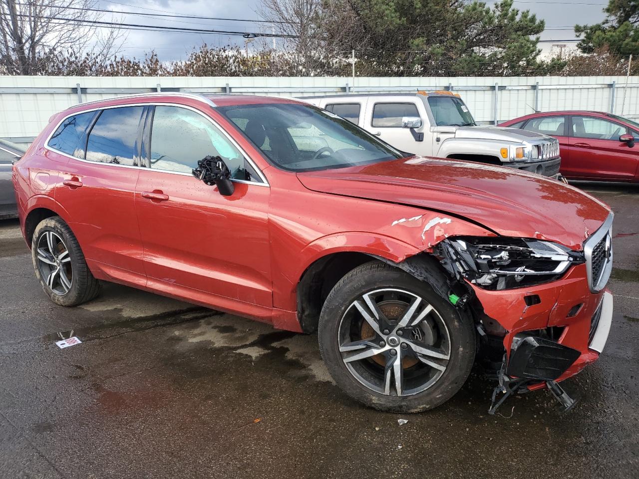 2018 Volvo XC60 VIN LYV102RM1JB113465 Copart auction photo, front end / side damage thumbnail 4