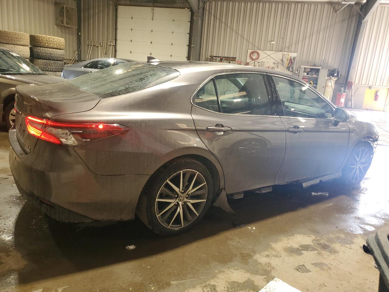 2022 Toyota Camry VIN 4T1F31AK0NU582295 Copart auction photo, front end / rear end damage thumbnail 3