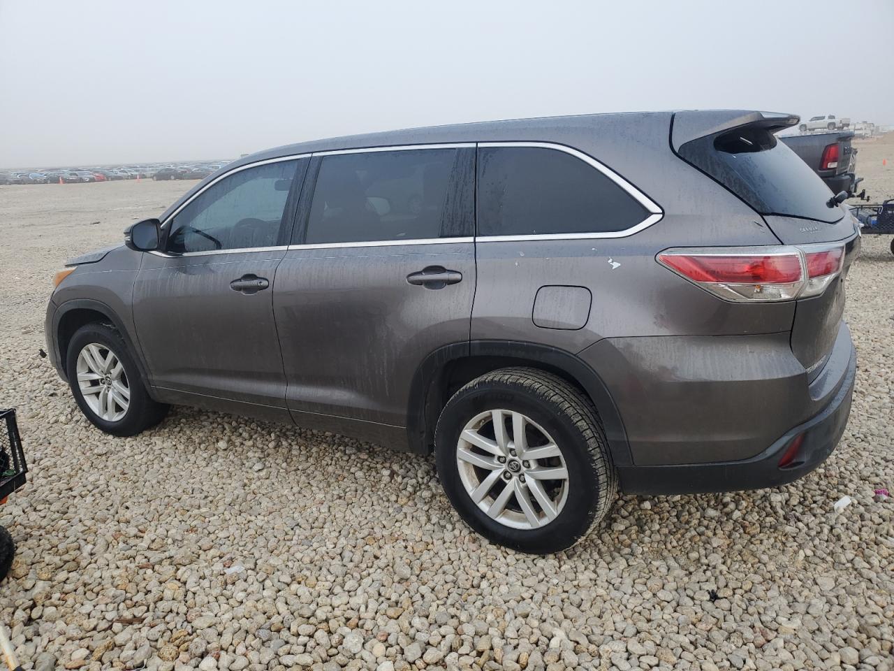 2016 Toyota Highlander VIN 5TDZKRFH8GS133924 Copart auction photo, front end damage thumbnail 2
