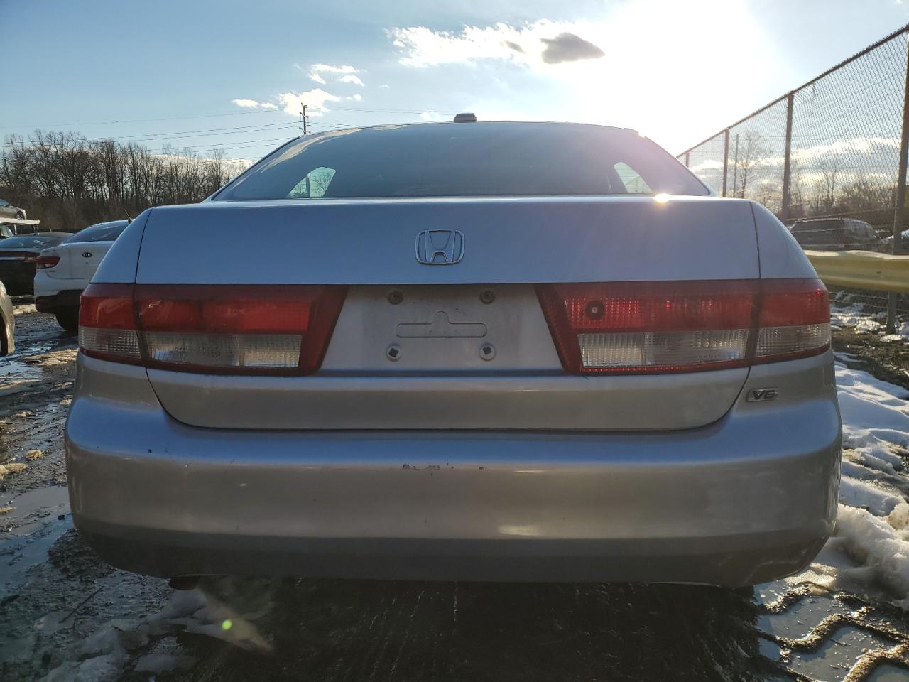 2004 Honda Accord VIN 1HGCM668X4A003233 Copart auction photo, front end / minor dent/scratches damage thumbnail 6