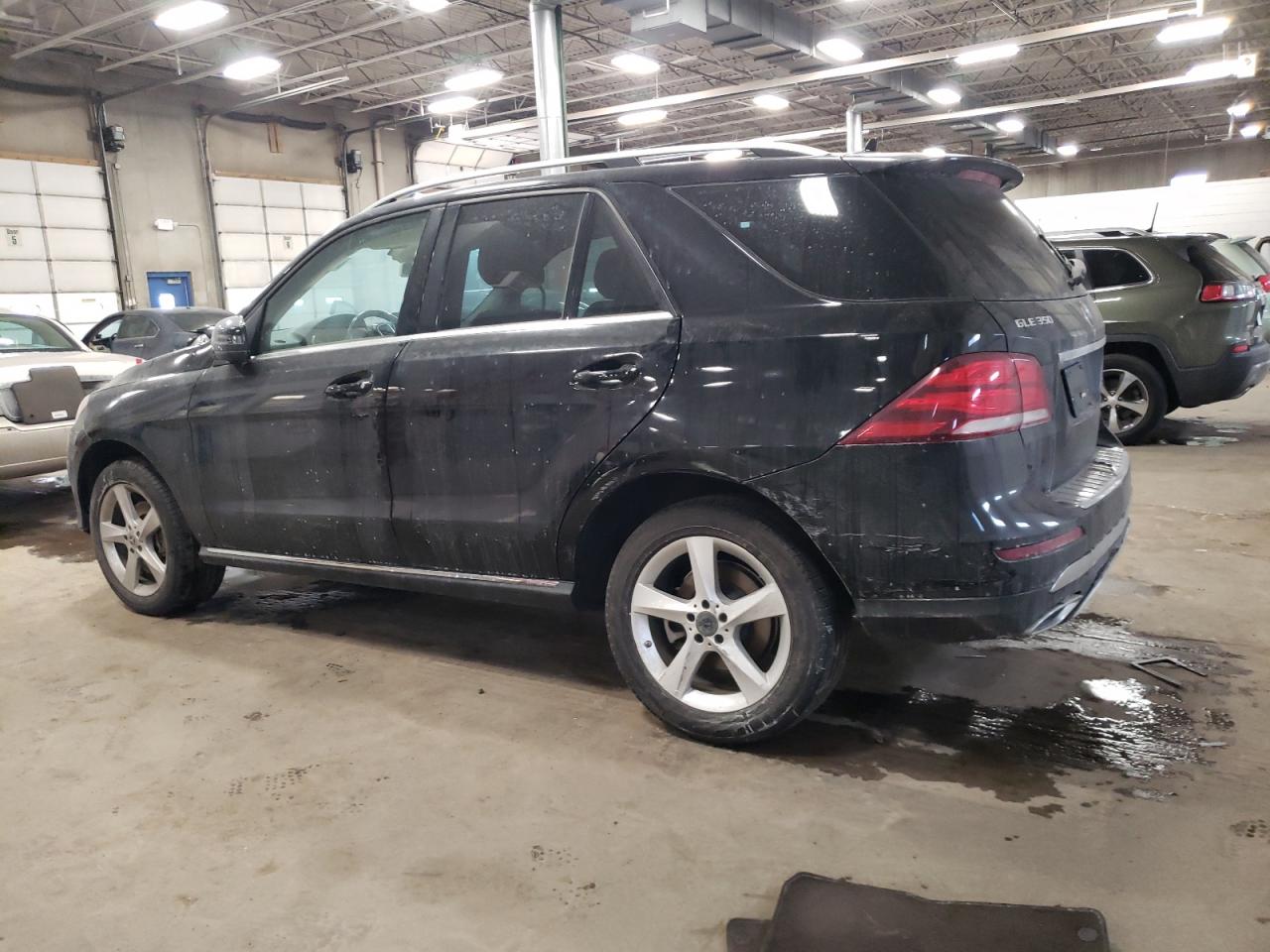 2017 Mercedes-Benz GLE VIN 4JGDA5JB7HA960882 Copart auction photo, undercarriage damage thumbnail 2