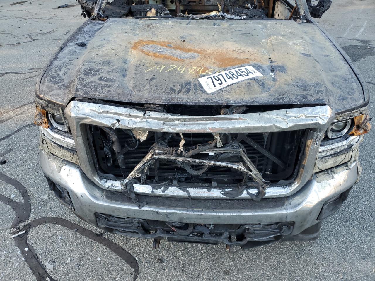 2018 GMC Sierra VIN 1GT02REG9JZ126259 Copart auction photo, burn / burn - interior damage thumbnail 11