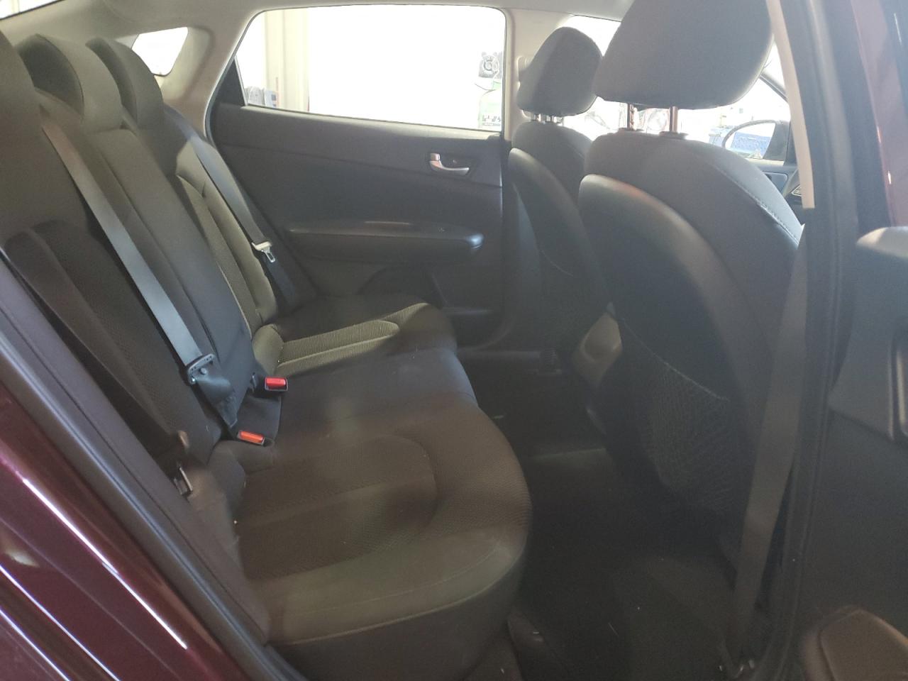 2019 KIA Optima VIN 5XXGT4L34KG299285 Copart auction photo, rear end / minor dent/scratches damage thumbnail 10