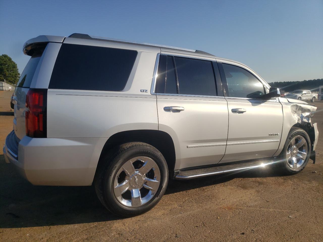 2015 Chevrolet Tahoe VIN 1GNSCCKC2FR146937 Copart auction photo, front end damage thumbnail 3