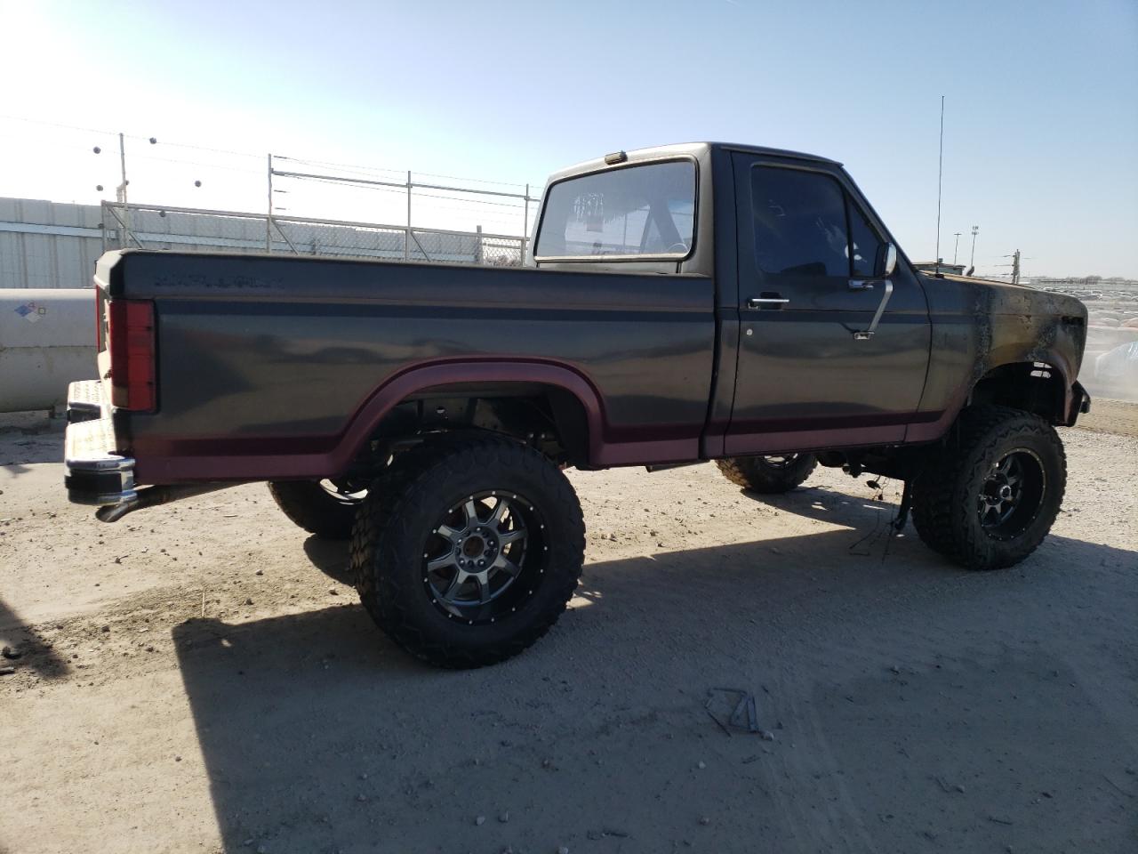 1985 Ford F-150 VIN 1FTDF15YXFPB27178 Copart auction photo, burn - engine / hail damage thumbnail 3