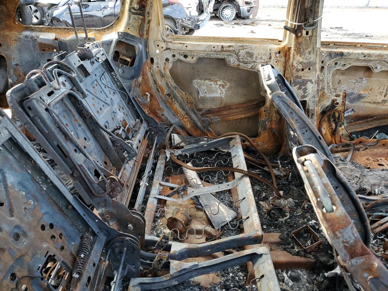 2018 Jeep Grand Cherokee VIN 1C4RJFBG6JC418872 Copart auction photo, burn damage thumbnail 11