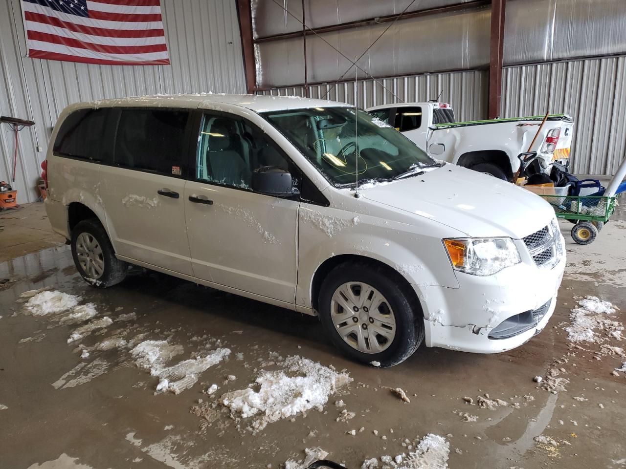 2019 Dodge Caravan VIN 2C4RDGBG4KR664986 Copart auction photo, water/flood damage thumbnail 4