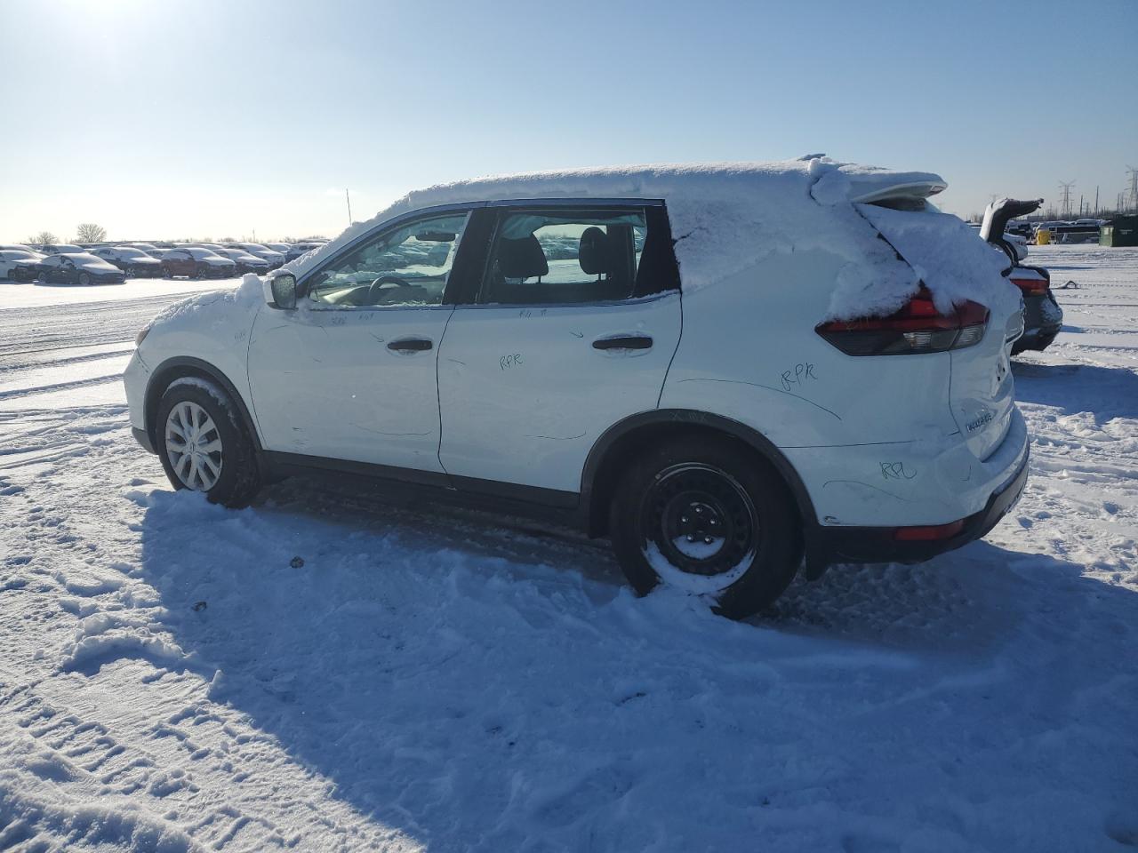 2018 Nissan Rogue VIN KNMAT2MT7JP622616 Copart auction photo, minor dent/scratches / undercarriage damage thumbnail 2