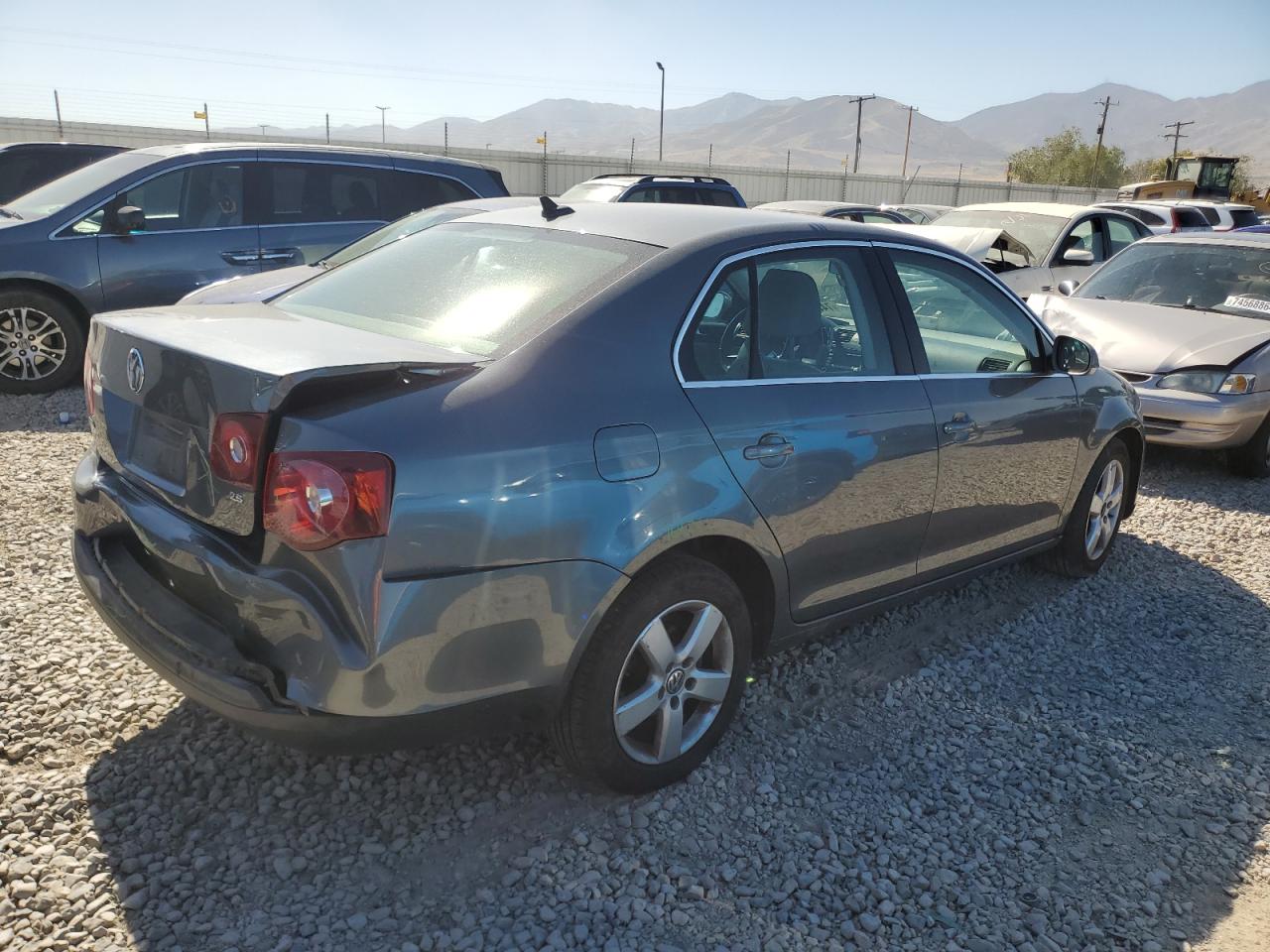 2009 Volkswagen Jetta VIN 3VWRZ71K79M088252 Copart auction photo, rear end damage thumbnail 3