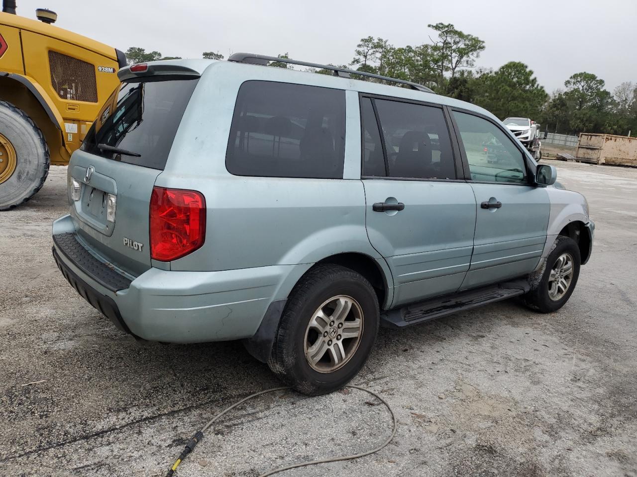 2003 Honda Pilot VIN 2HKYF18563H573564 Copart auction photo, front end / minor dent/scratches damage thumbnail 3