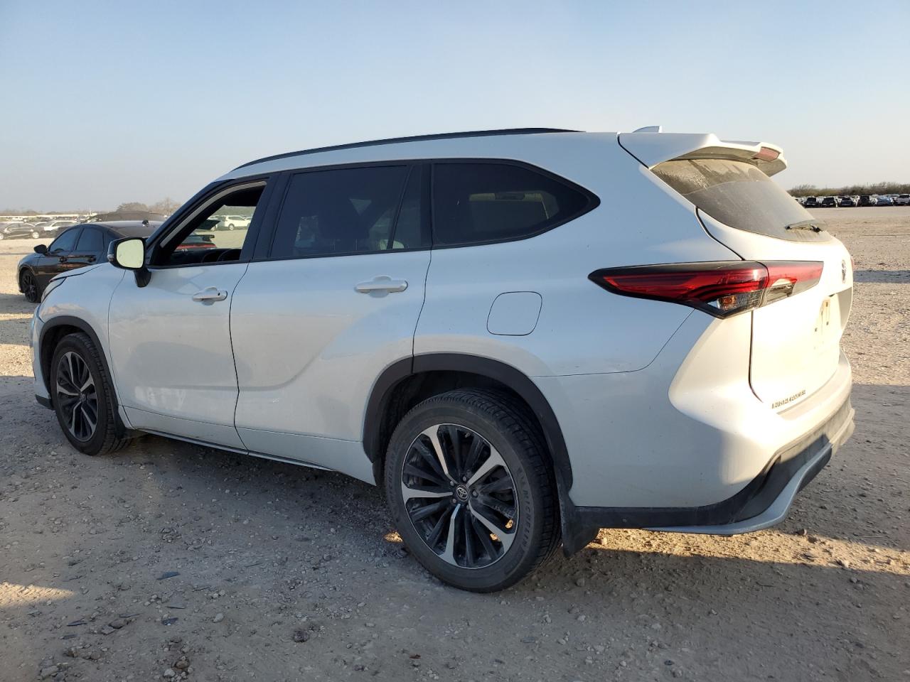 2022 Toyota Highlander VIN 5TDLZRAHXNS094971 Copart auction photo, all over damage thumbnail 2
