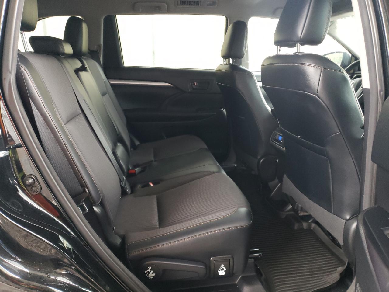 2017 Toyota Highlander VIN 5TDZZRFH6HS192581 Copart auction photo, front end damage thumbnail 12