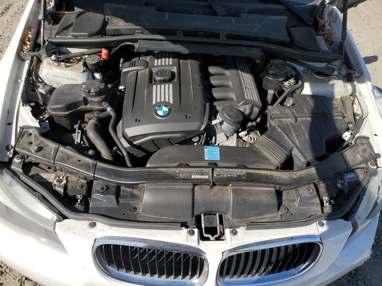 2011 BMW 3er VIN WBAPH5G5XBNM81805 Copart auction photo, front end / side damage thumbnail 13