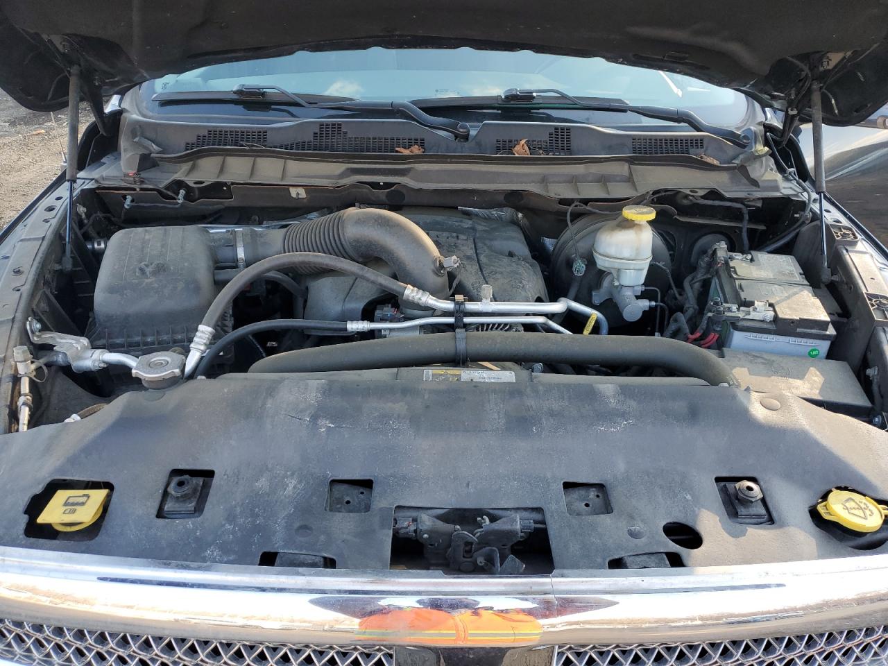 2018 RAM 1500 VIN 1C6RR7GT5JS122078 Copart auction photo, front end damage thumbnail 11