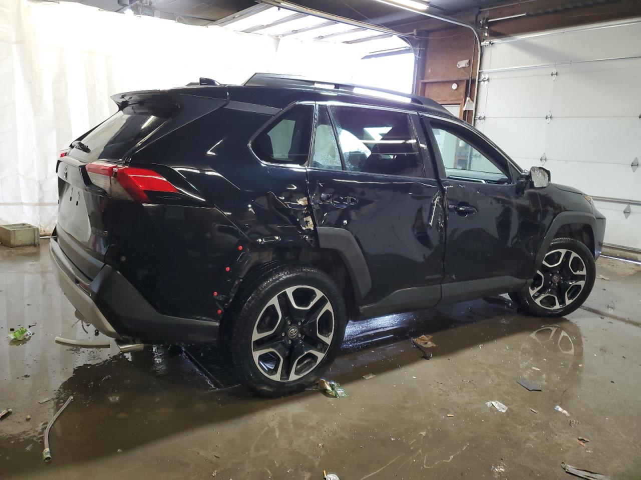 2020 Toyota RAV 4 VIN 2T3J1RFV3LC080808 Copart auction photo, side / front end damage thumbnail 3