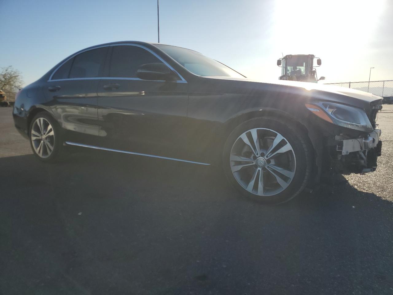 2017 Mercedes-Benz C-klasse VIN 55SWF4JB1HU196607 Copart auction photo, front end damage thumbnail 4