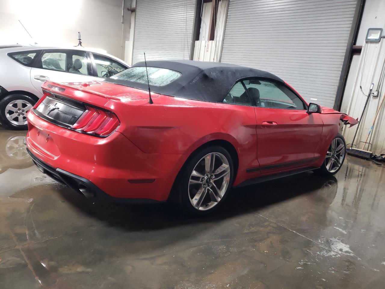 2020 Ford Mustang VIN 1FATP8UH7L5113674 Copart auction photo, front end damage thumbnail 3