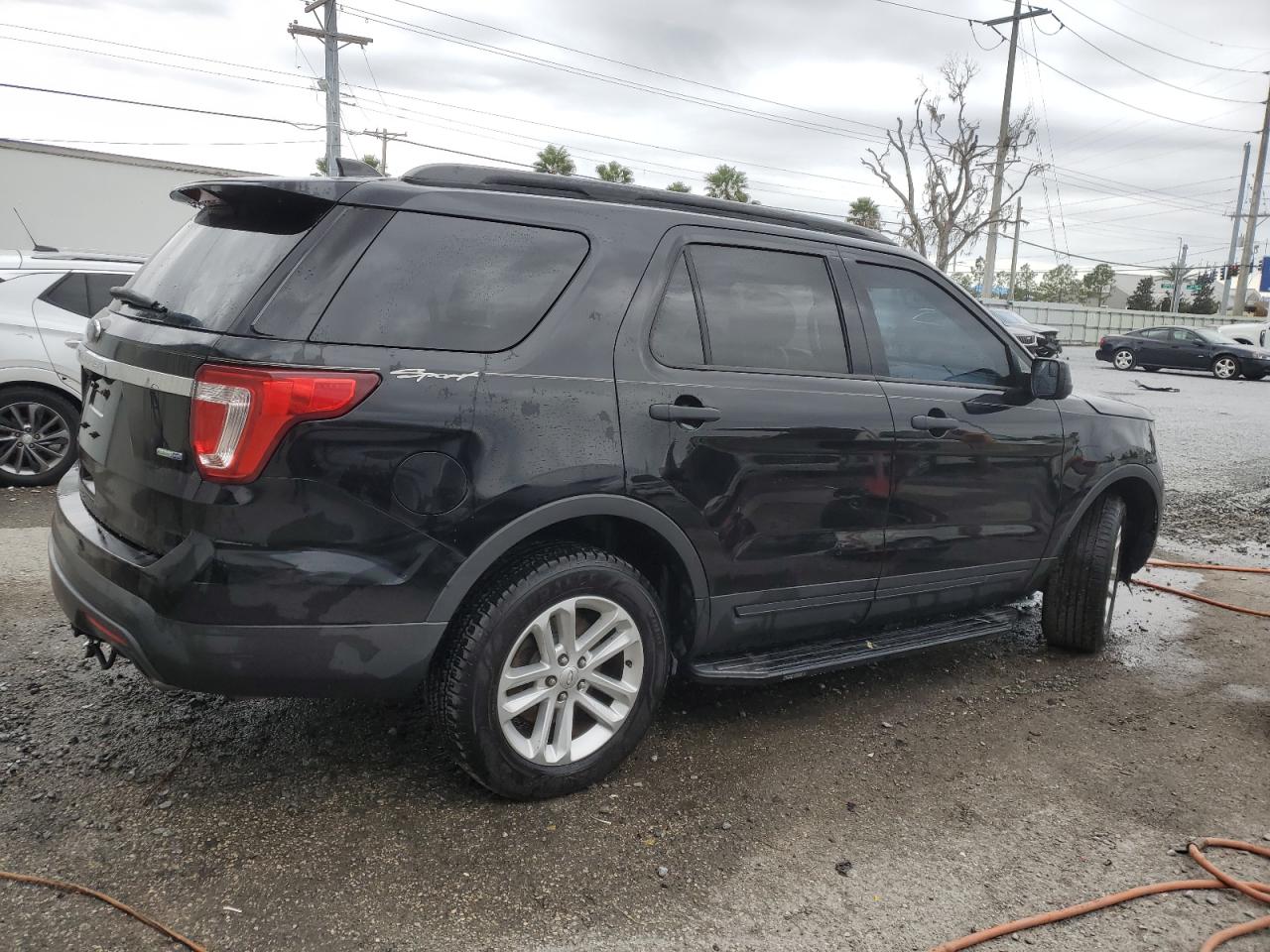 2017 Ford Explorer VIN 1FM5K8BH5HGC19455 Copart auction photo, front end / undercarriage damage thumbnail 3