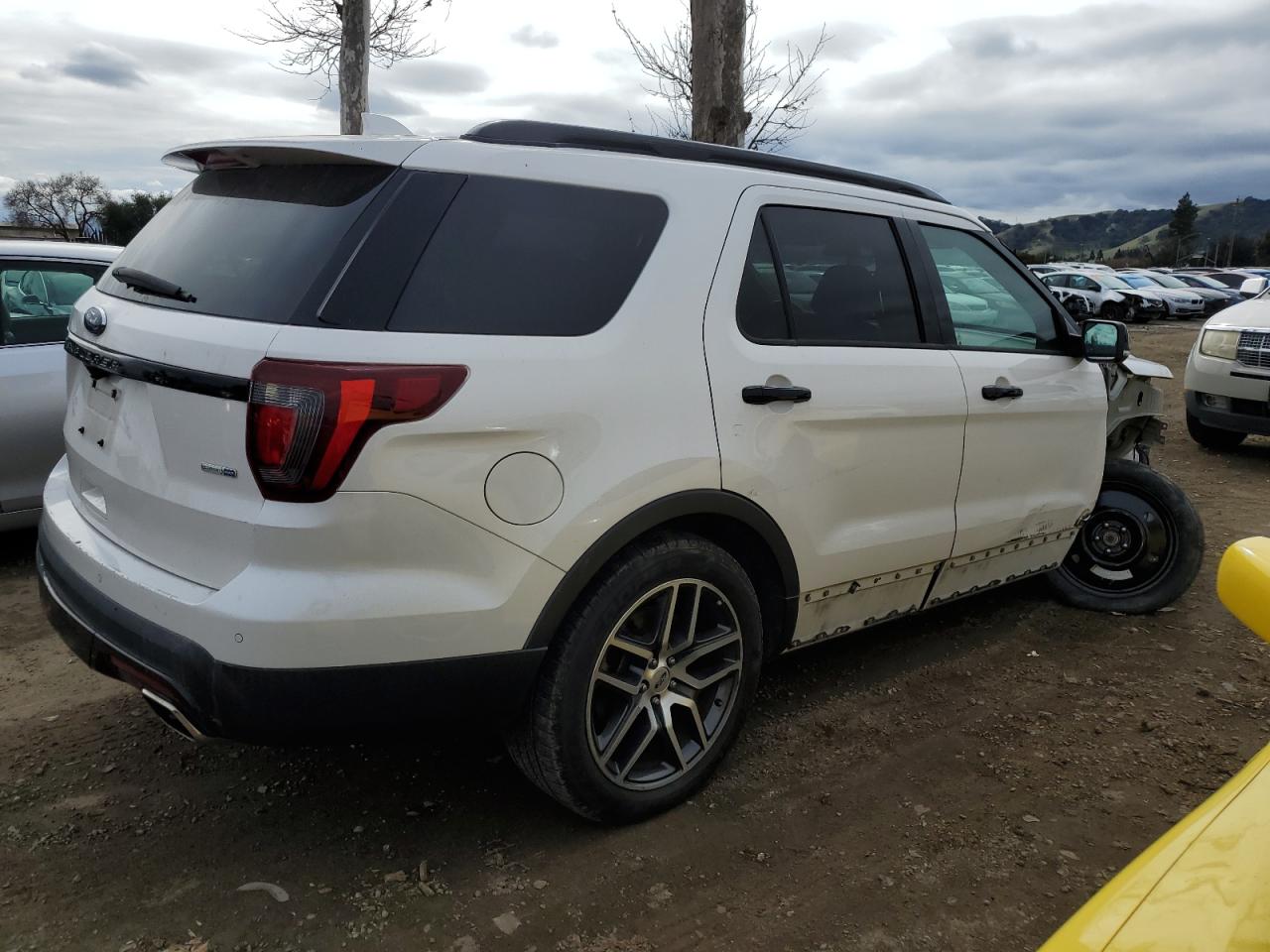2017 Ford Explorer VIN 1FM5K8GT9HGD17370 Copart auction photo, undercarriage / front end damage thumbnail 3