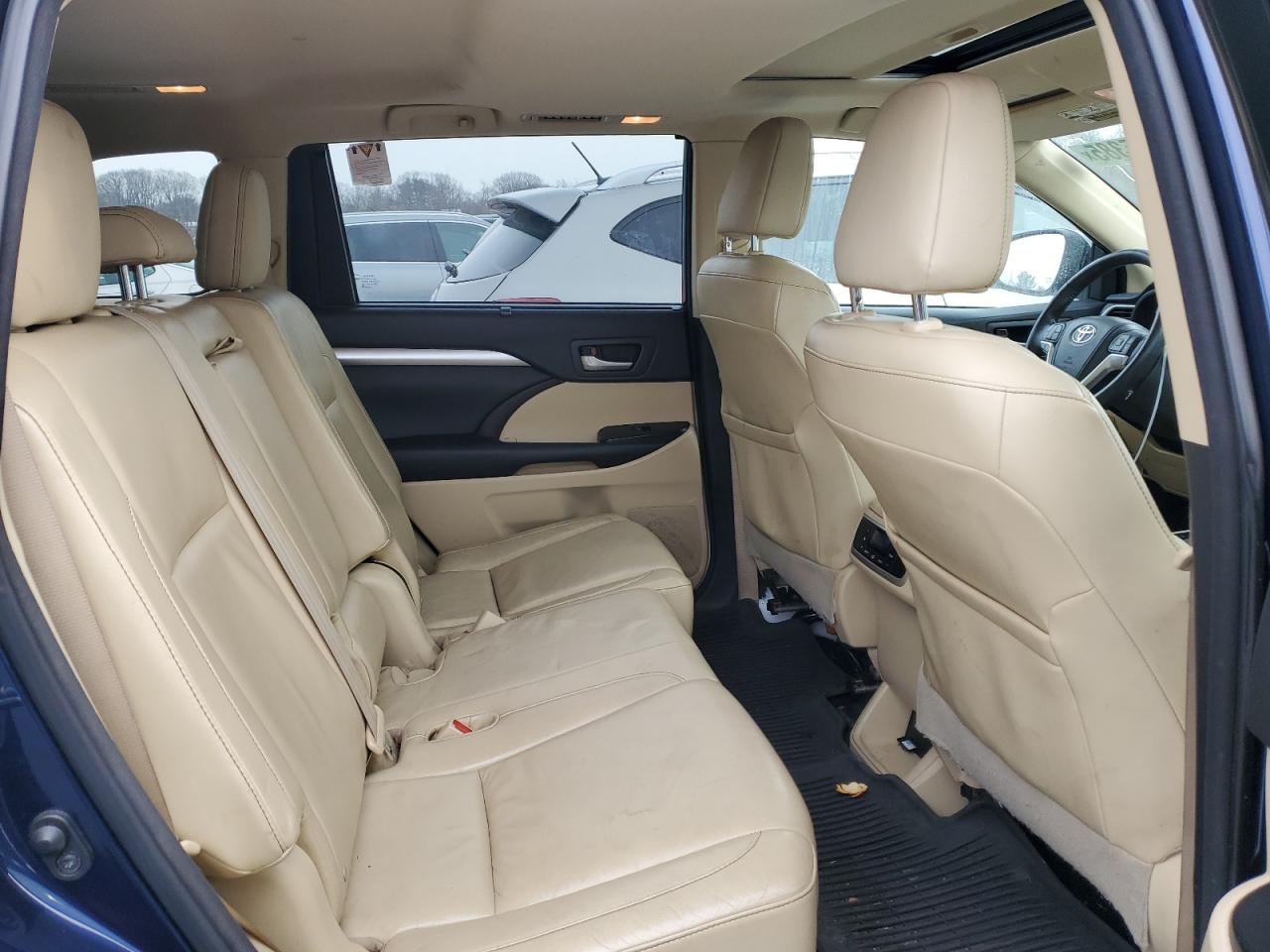 2015 Toyota Highlander VIN 5TDJKRFH6FS124683 Copart auction photo, front end damage thumbnail 11