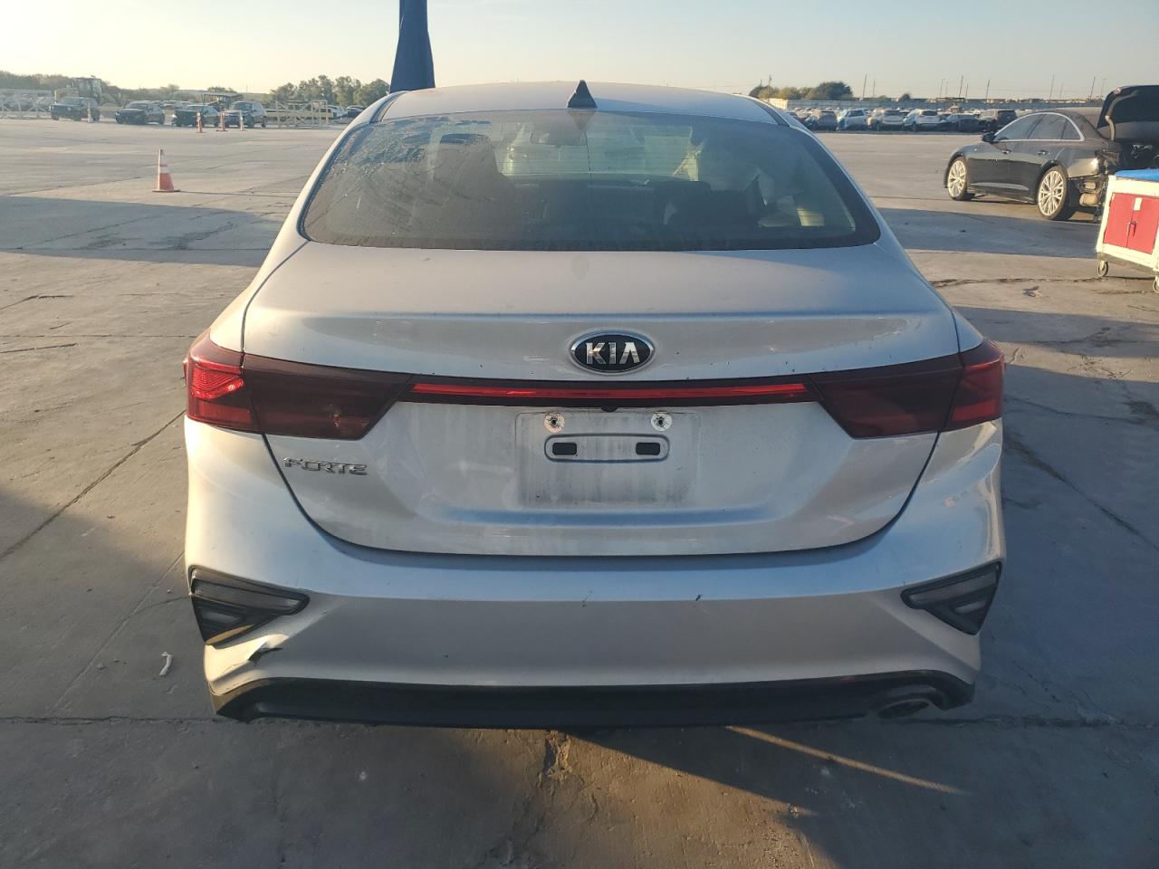 2021 KIA Forte VIN 3KPF24ADXME294386 Copart auction photo, front end damage thumbnail 6
