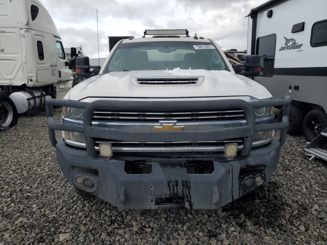 2018 Chevrolet Silverado VIN 1GB4KZCY0JF186983 Copart auction photo, minor dent/scratches damage thumbnail 5
