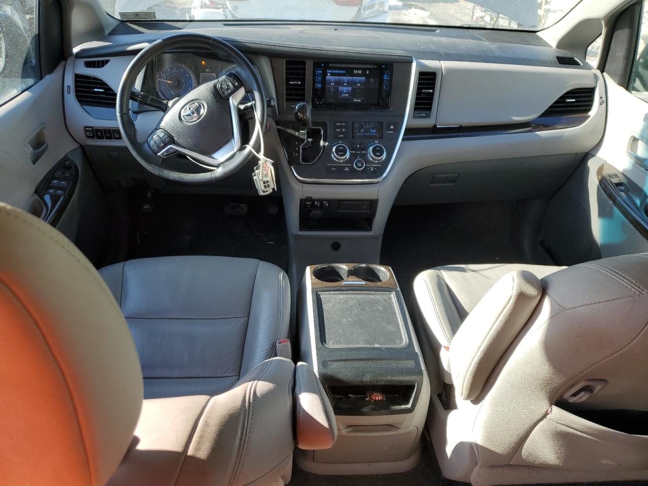 2017 Toyota Sienna VIN 5TDDZ3DC3HS156703 Copart auction photo, front end damage thumbnail 8