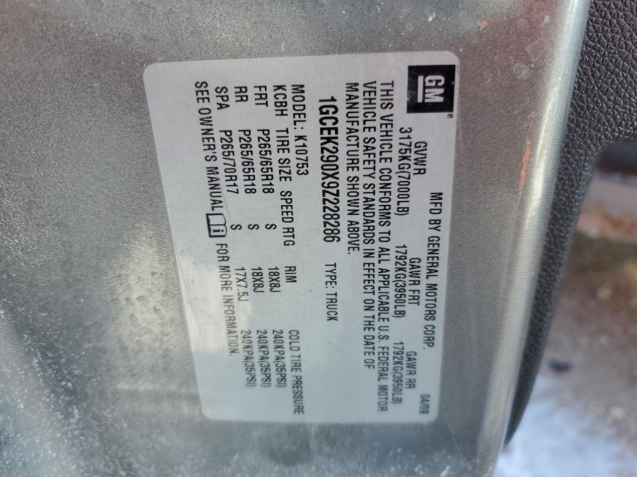 2009 Chevrolet Silverado VIN 1GCEK290X9Z228286 Copart auction photo, front end / undercarriage damage thumbnail 12