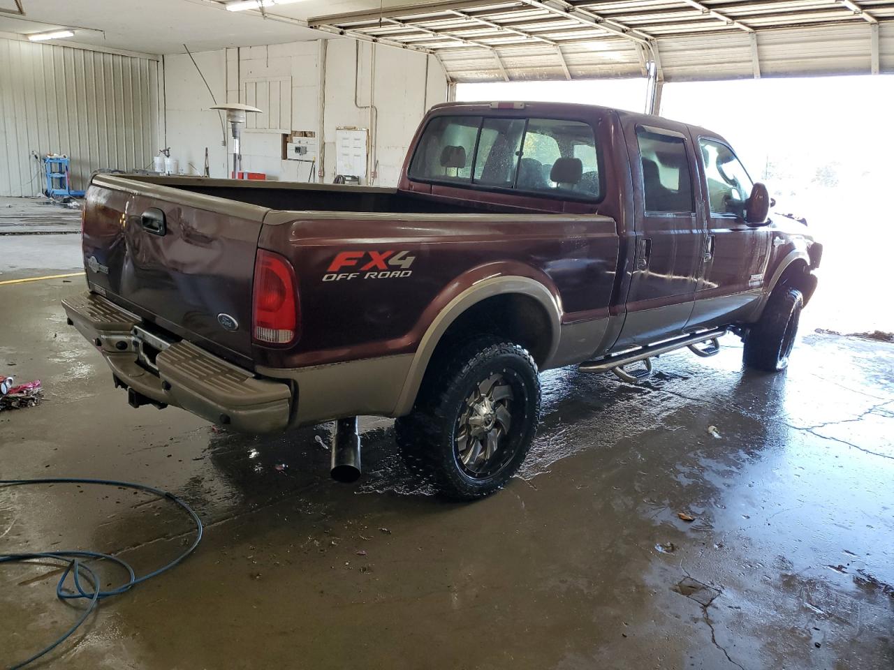 2004 Ford F250 VIN 1FTNW21P54EA23438 Copart auction photo, front end / minor dent/scratches damage thumbnail 3
