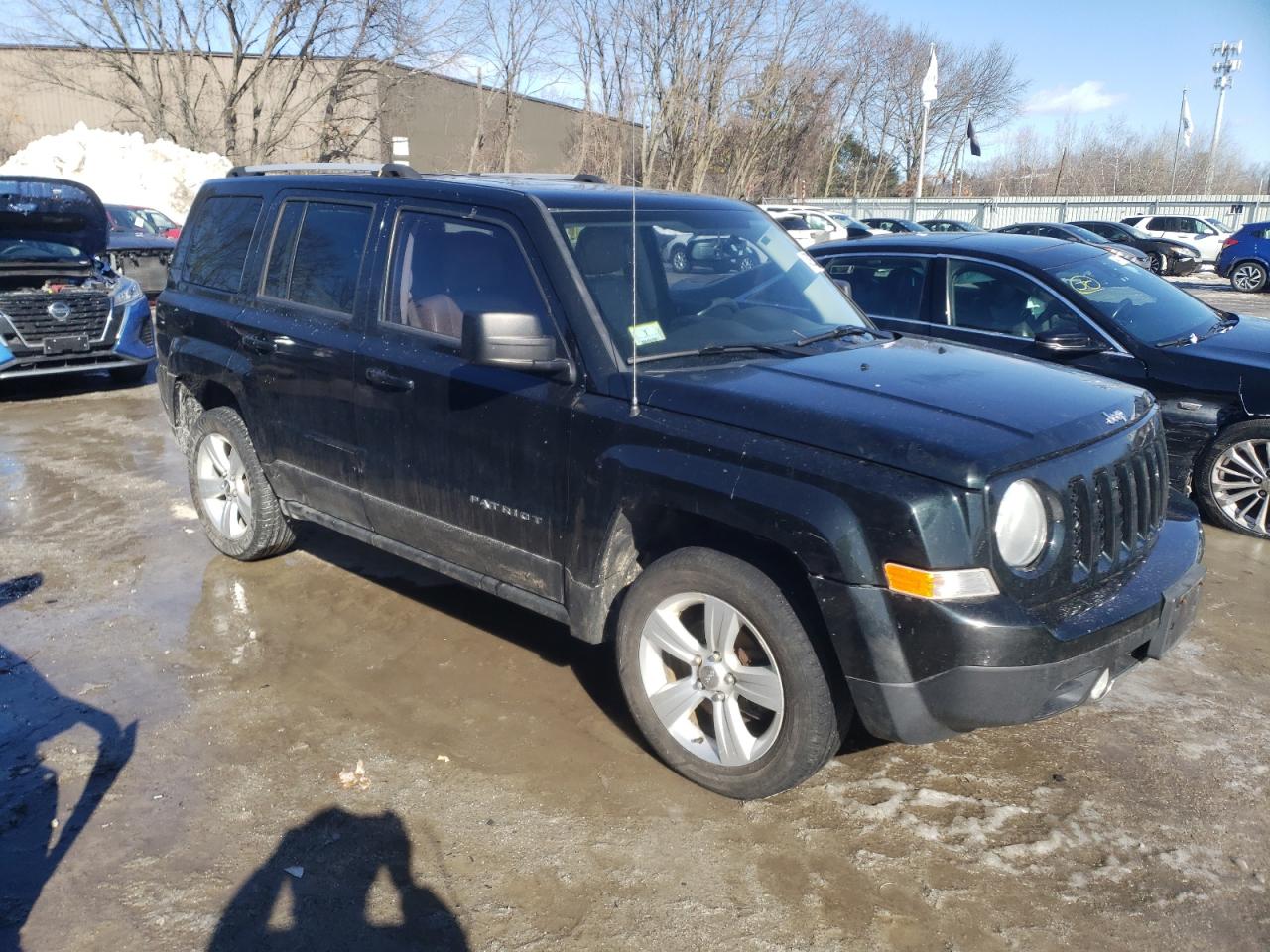 2013 Jeep Liberty (Patriot) VIN 1C4NJRCB8DD182727 Copart auction photo, minor dent/scratches / front end damage thumbnail 4