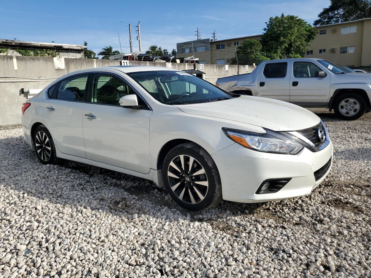 2017 Nissan Altima VIN 1N4AL3AP8HC498201 Copart auction photo, side / minor dent/scratches damage thumbnail 4