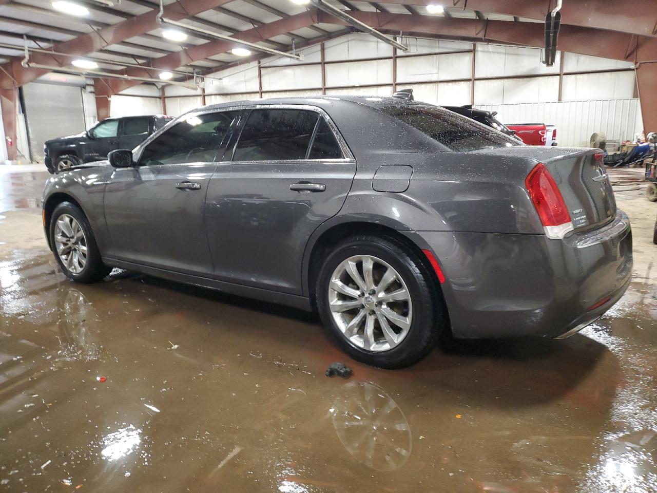2015 Chrysler 300 VIN 2C3CCARG3FH781891 Copart auction photo, front end / side damage thumbnail 2