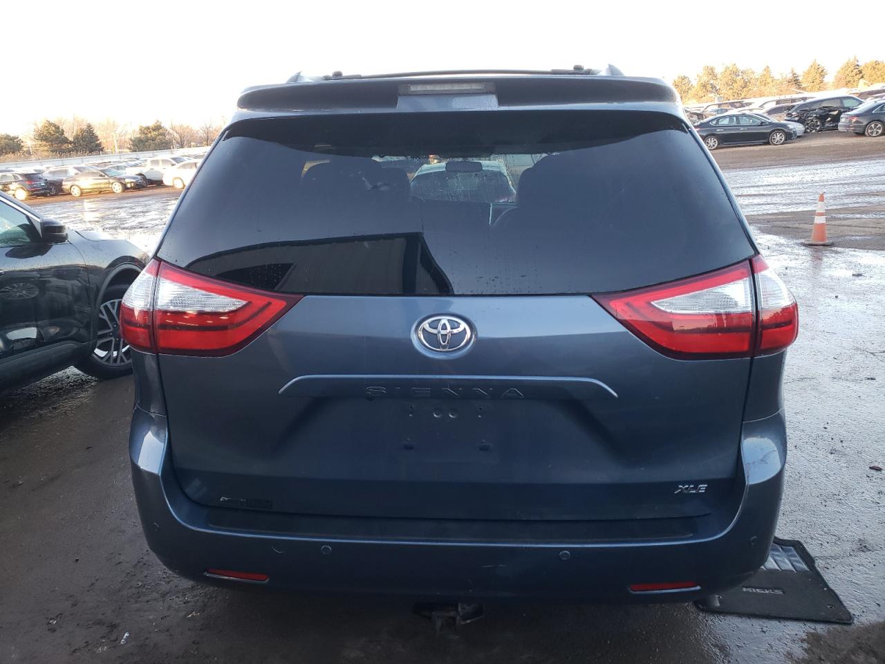 2016 Toyota Sienna VIN 5TDYK3DC4GS716362 Copart auction photo, front end damage thumbnail 6
