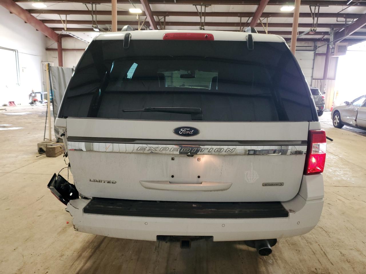 2017 Ford Expedition VIN 1FMJU1KT1HEA62376 Copart auction photo, rear end / undercarriage damage thumbnail 6