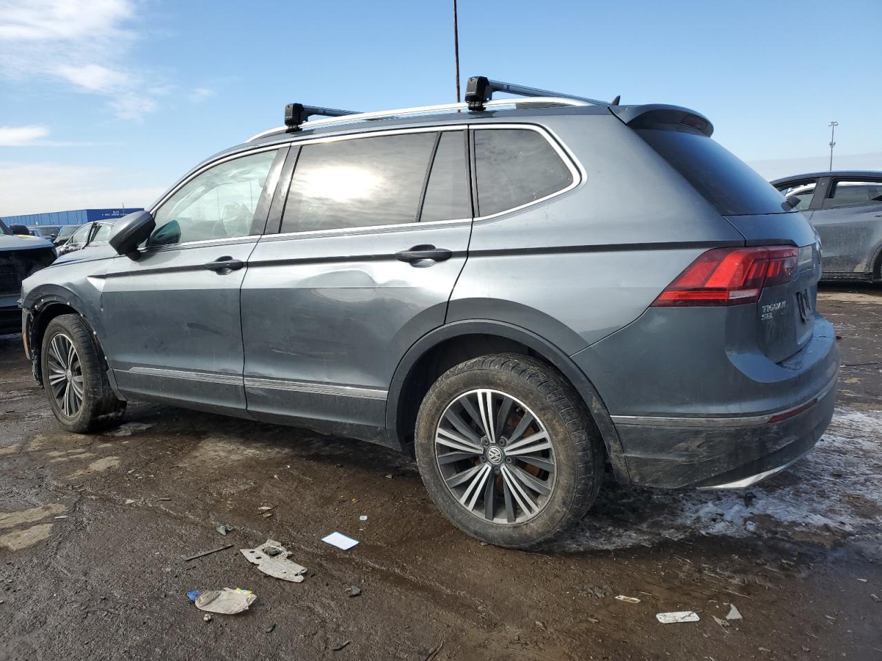 2018 Volkswagen Tiguan VIN 3VV2B7AX5JM159846 Copart auction photo, side / all over damage thumbnail 2