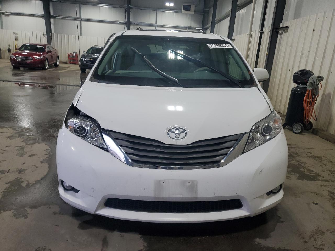 2013 Toyota Sienna VIN 5TDDK3DC1DS064262 Copart auction photo, side / front end damage thumbnail 5