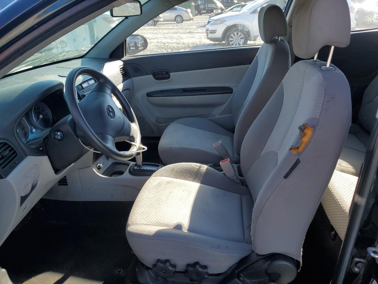 2008 Hyundai Accent VIN KMHCM36C48U087664 Copart auction photo, side / front end damage thumbnail 7
