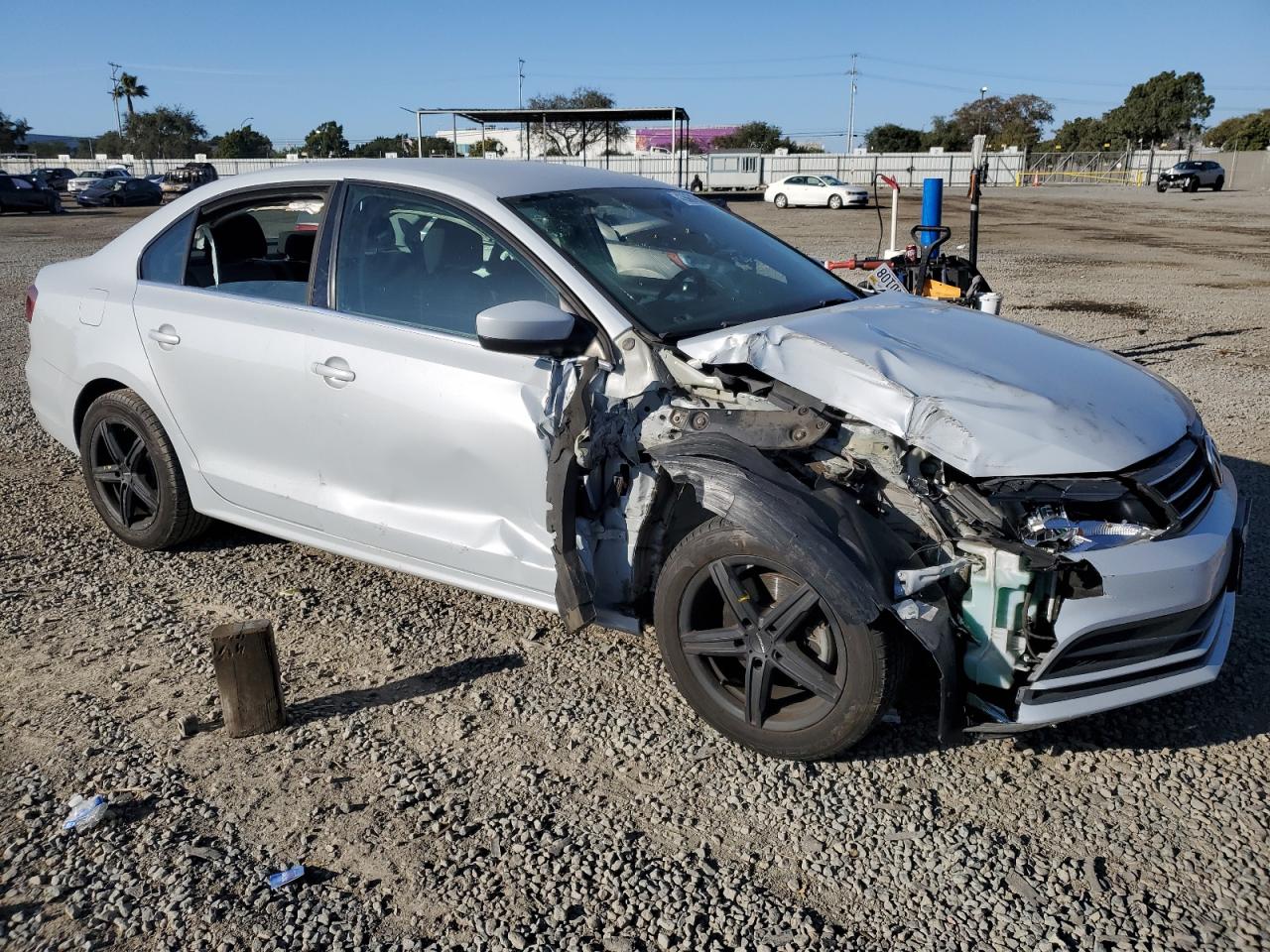 2017 Volkswagen Jetta VIN 3VW2B7AJ9HM371134 Copart auction photo, front end / side damage thumbnail 4