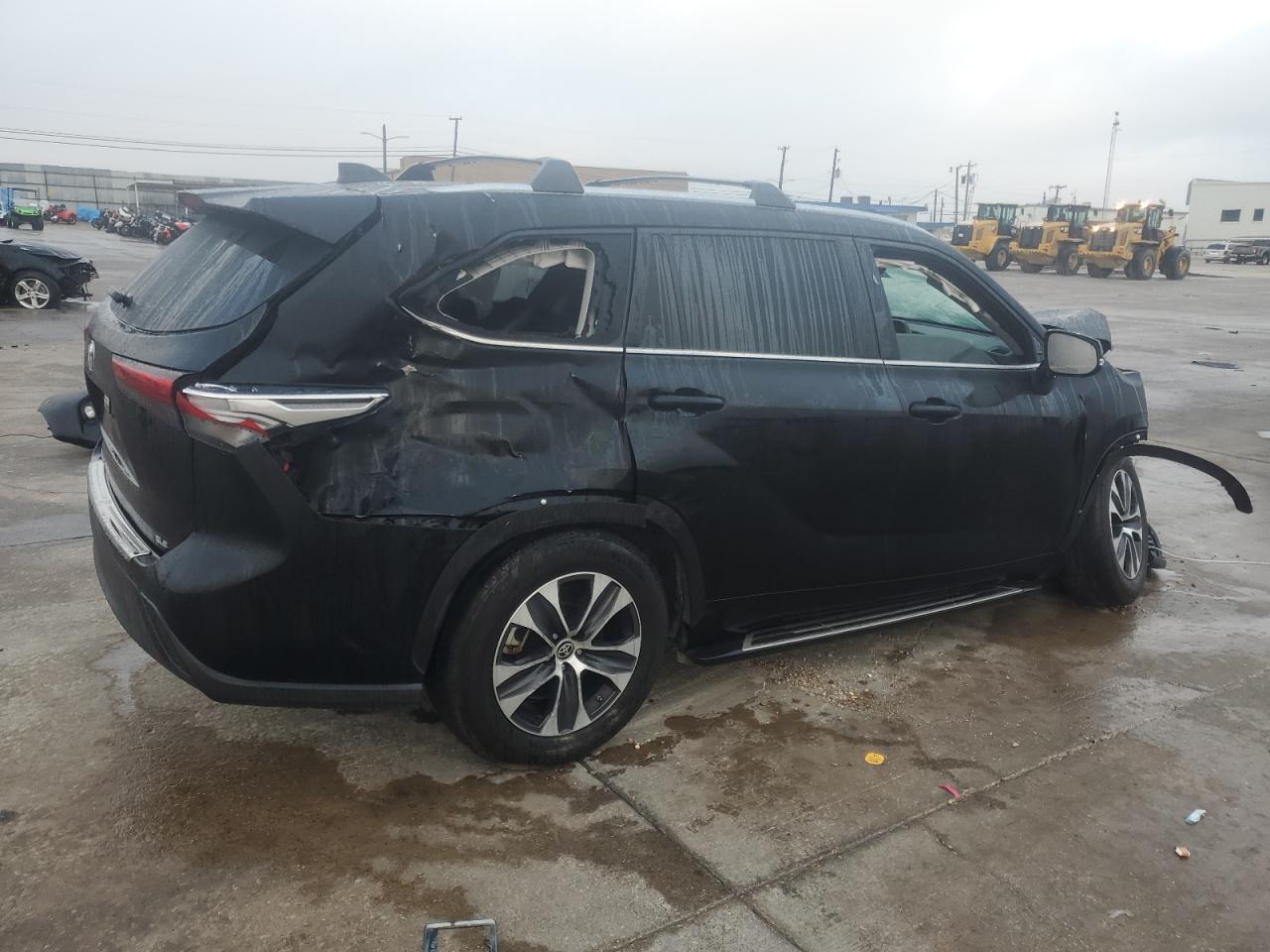 2021 Toyota Highlander VIN 5TDGZRAH5MS060629 Copart auction photo, rear end / front end damage thumbnail 3