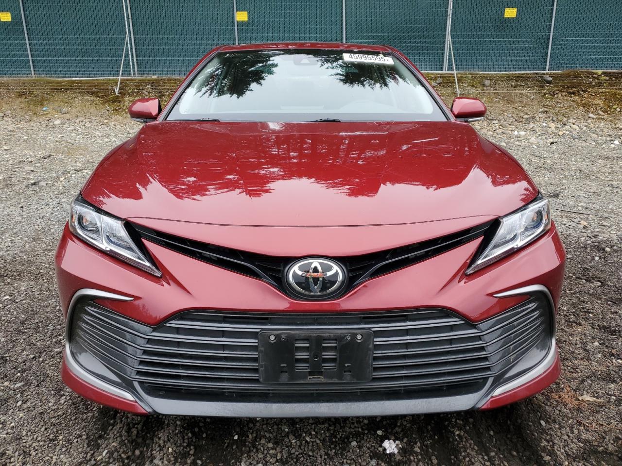 2022 Toyota Camry VIN 4T1R11AK1NU056079 Copart auction photo, side / rear end damage thumbnail 5
