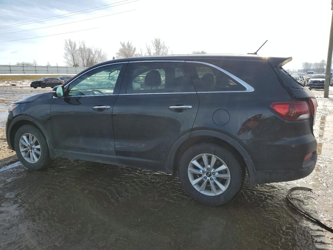 2020 KIA Sorento VIN 5XYPG4A34LG623615 Copart auction photo, rear end damage thumbnail 2